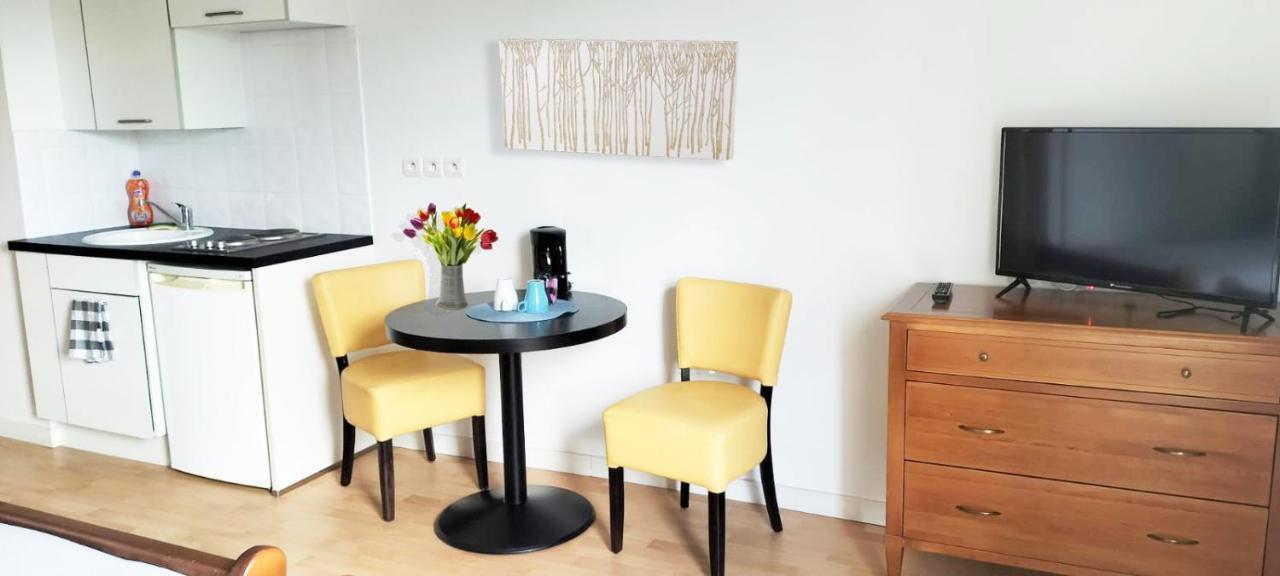 Villa Rose De Mons - Residence Services Senior La Brede Екстериор снимка